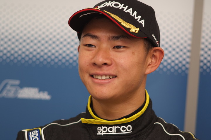 決勝記者会見: Nクラス優勝の片山義章（Petit Lemans Racing）
