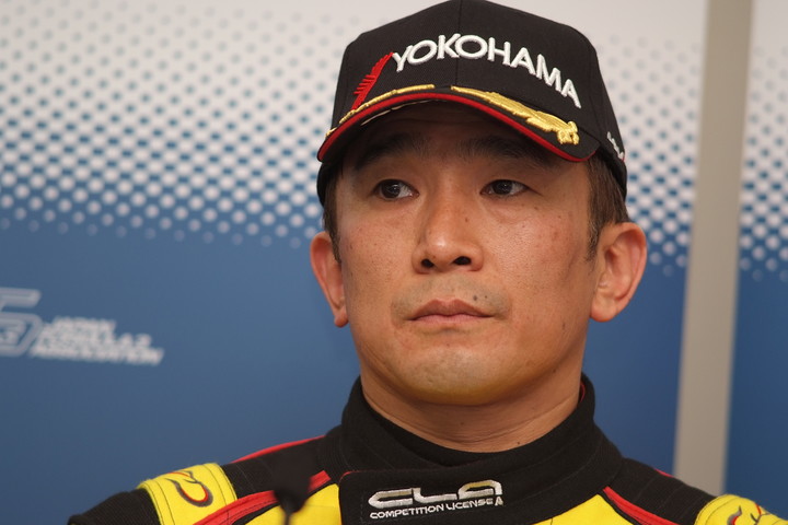 決勝記者会見: Nクラス2位のDRAGON（B-Max Racing team）