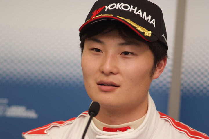 決勝記者会見: 優勝した山下健太（TEAM TOM'S）