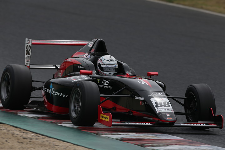 優勝は川端伸太朗（SUCCEED SPORTS F110）