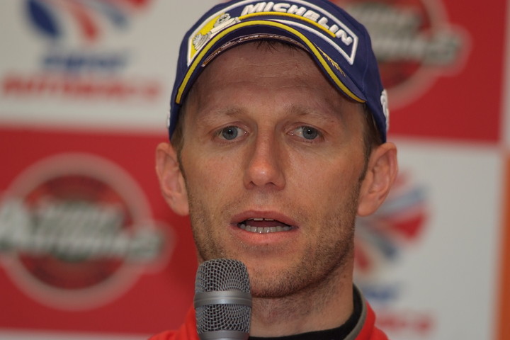 決勝記者会見: GT500クラス優勝のロニー・クインタレッリ（NISMO）