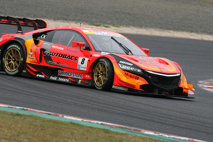 フリー走行: スピンする野尻智紀（ARTA NSX CONCEPT-GT）