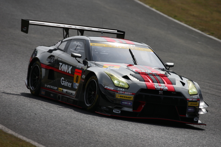 公式練習: 富田竜一郎（GAINER TANAX GT-R）