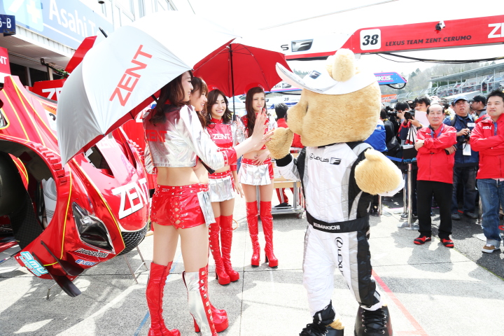 ピットウォーク: レースクイーン