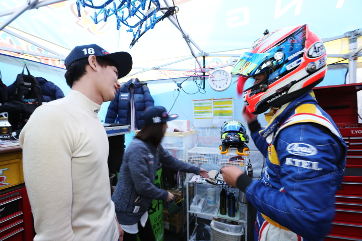 ノックアウト予選Q1: 山田真之亮と中山友貴（TEAM UPGARAGE with BANDOH）