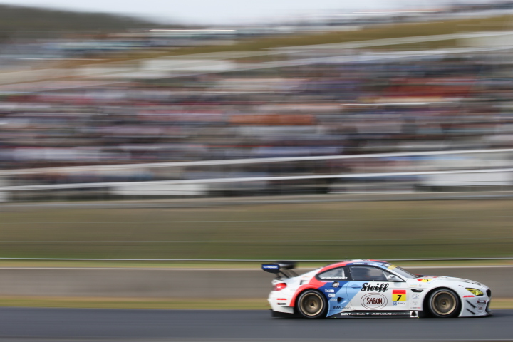 ノックアウト予選Q1: ヨルグ・ミューラー（Studie BMW M6）