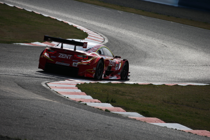 ノックアウト予選Q2: 立川祐路（ZENT CERUMO RC F）