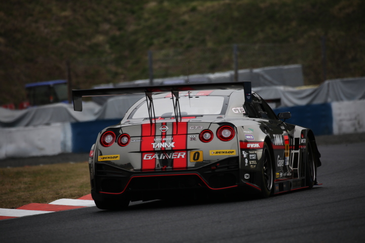 フリー走行: アンドレ・クート／富田竜一郎組（GT300クラス・GAINER TANAX GT-R）