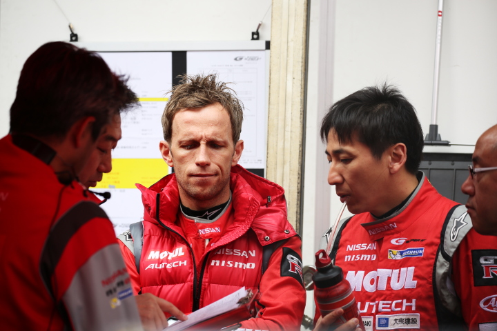 フリー走行: ロニー・クインタレッリと松田次生（NISMO）