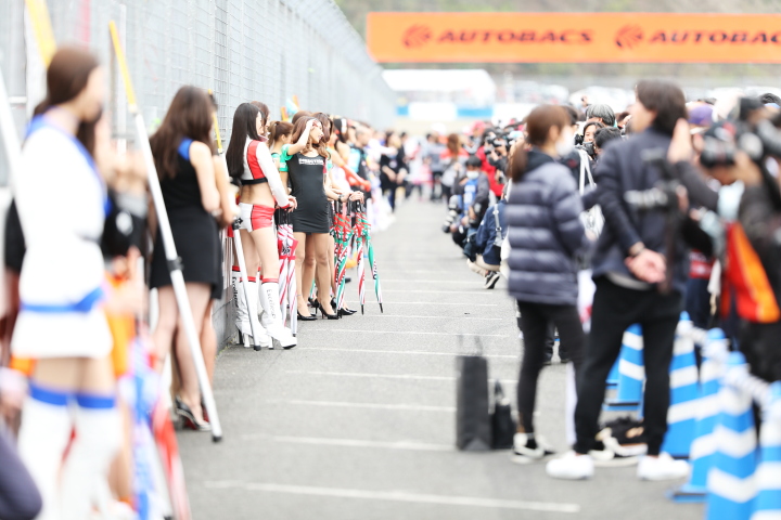 ピットウォーク: レースクイーン