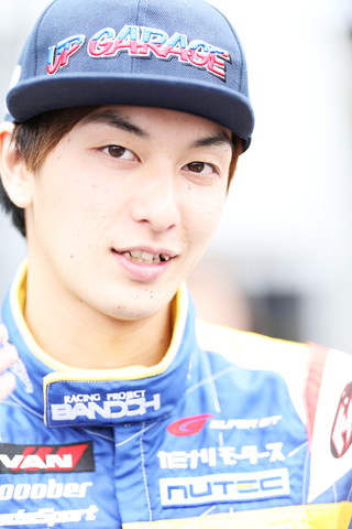 ピットウォーク: 山田真之亮（TEAM UPGARAGE with BANDOH）