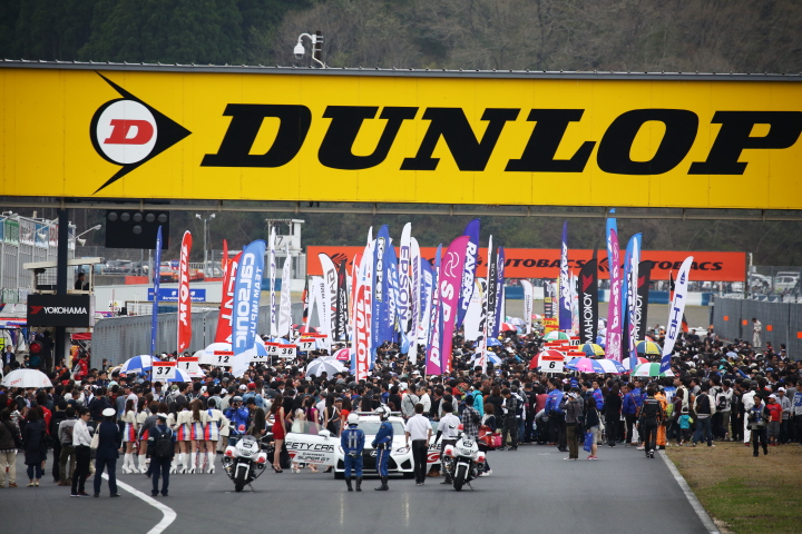 スタート進行: グリッドウォークは大盛況