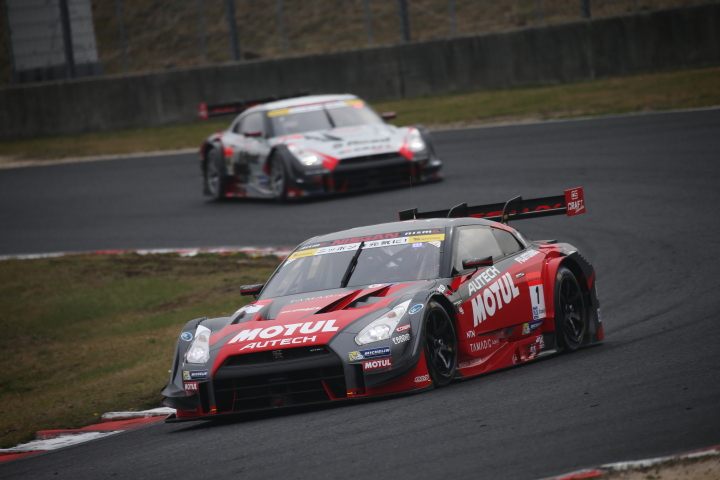 決勝レース: ロニー・クインタレッリ（MOTUL AUTECH GT-R）