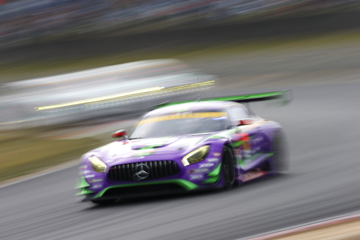 決勝レース: 鶴田和弥（エヴァRT初号機Rn-s AMG GT）