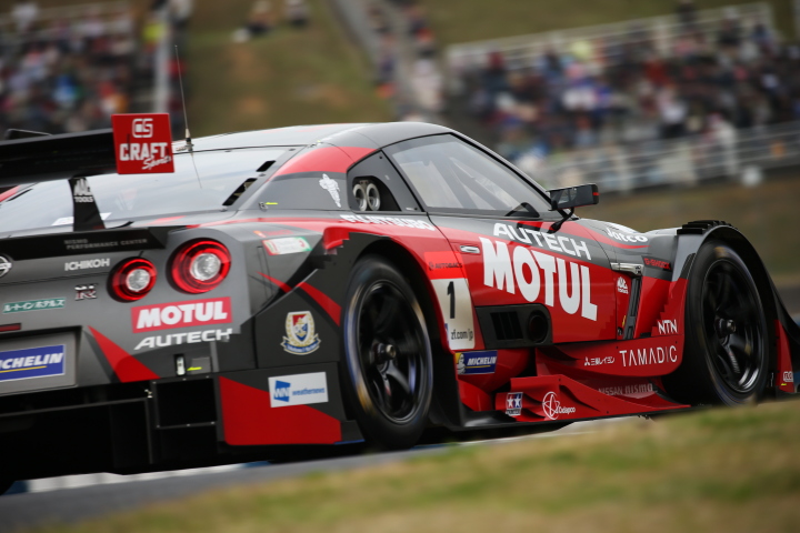 決勝レース: ロニー・クインタレッリ（MOTUL AUTECH GT-R）