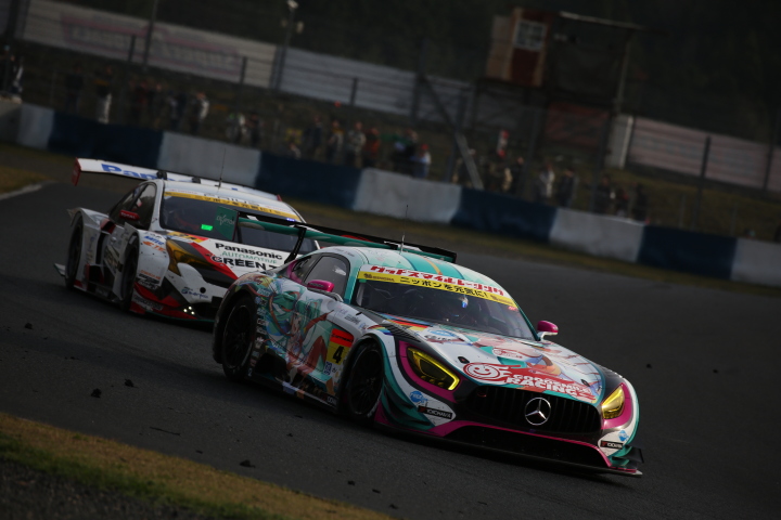 決勝レース: 谷口信輝（グッドスマイル初音ミクAMG）