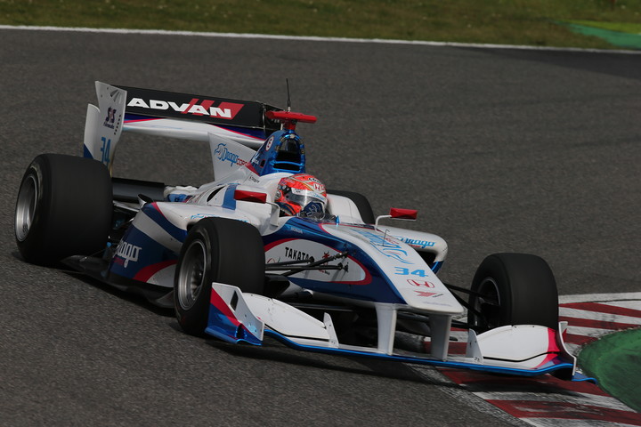 フリー走行2回目: 3位は小暮卓史（DRAGO CORSE SF14）