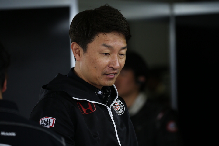 フリー走行1回目: 金石勝智監督（REAL RACING）