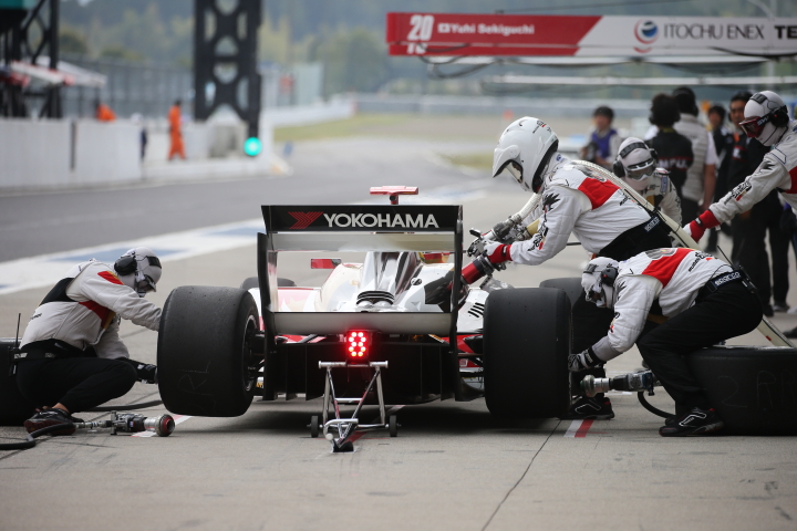 フリー走行1回目: ジョアオ・パオロ・デ・オリベイラ（ITOCHU ENEX TEAM IMPUL SF14）