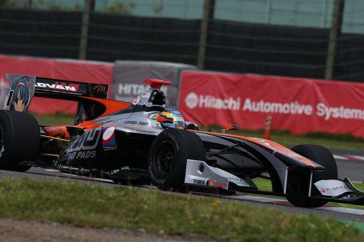 フリー走行1回目: 石浦宏明（P.MU/CERUMO · INGING SF14）