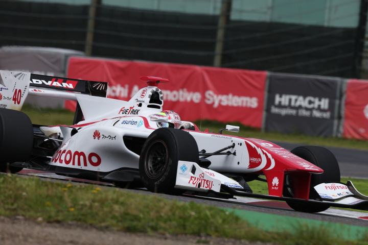 フリー走行1回目: 野尻智紀（DOCOMO DANDELION M40Y SF14）