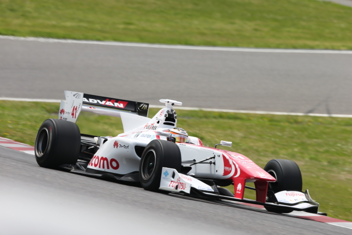 フリー走行1回目: ストフェル・バンドーン（DOCOMO DANDELION M41S SF14）