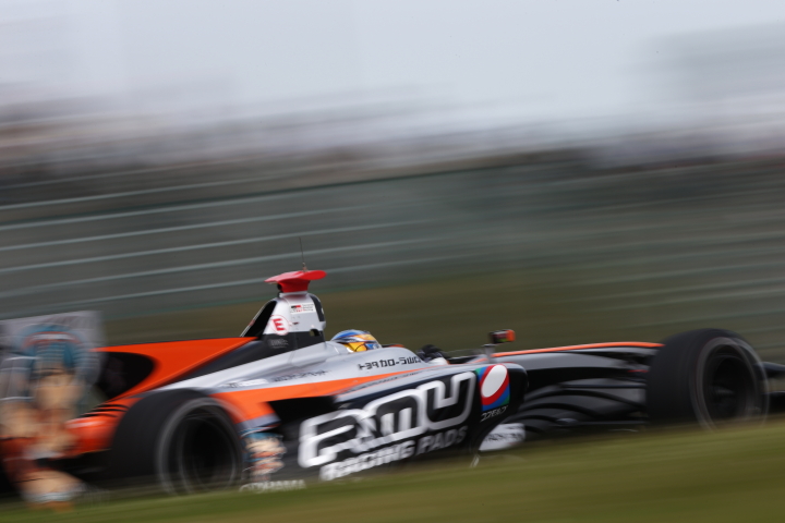 ノックアウト予選: 石浦宏明（P.MU/CERUMO · INGING SF14）