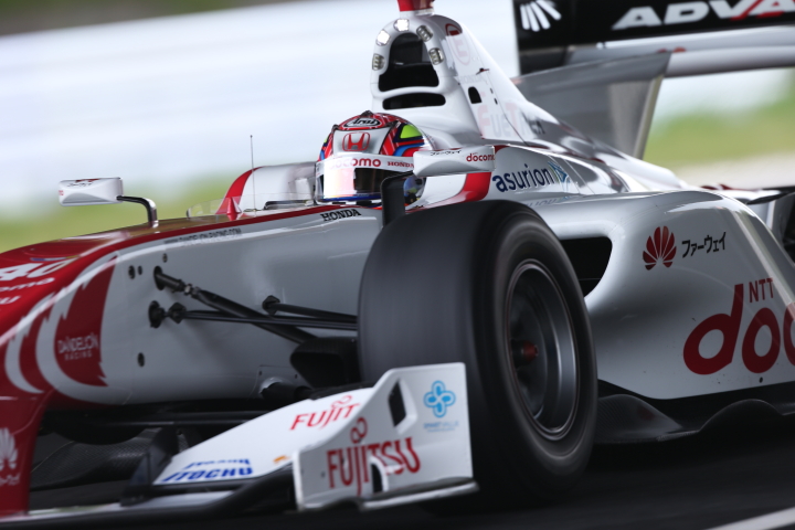 フリー走行2回目: 野尻智紀（DOCOMO DANDELION M40Y SF14）