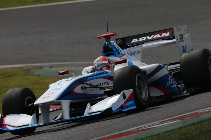 フリー走行2回目: 小暮卓史（DRAGO CORSE SF14）