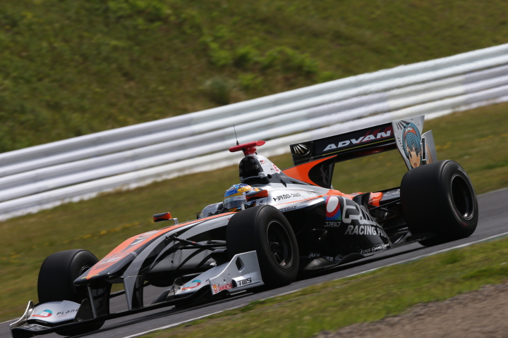 フリー走行2回目: 石浦宏明（P.MU/CERUMO・INGING SF14）