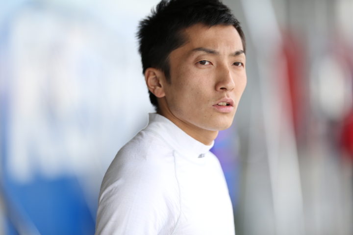 スタート進行: 野尻智紀（DOCOMO TEAM DANDELION RACING）