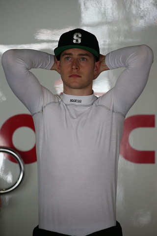 スタート進行: ストフェル・バンドーン（DOCOMO TEAM DANDELION RACING）