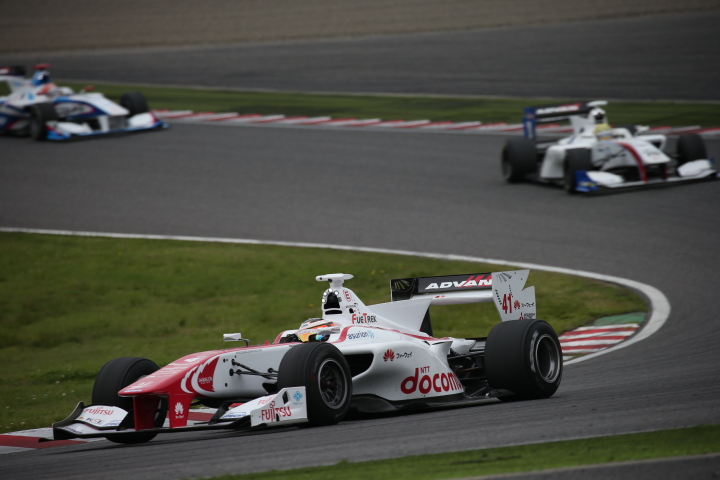 決勝レース: ストフェル・バンドーン（DOCOMO DANDELION M41S SF14）