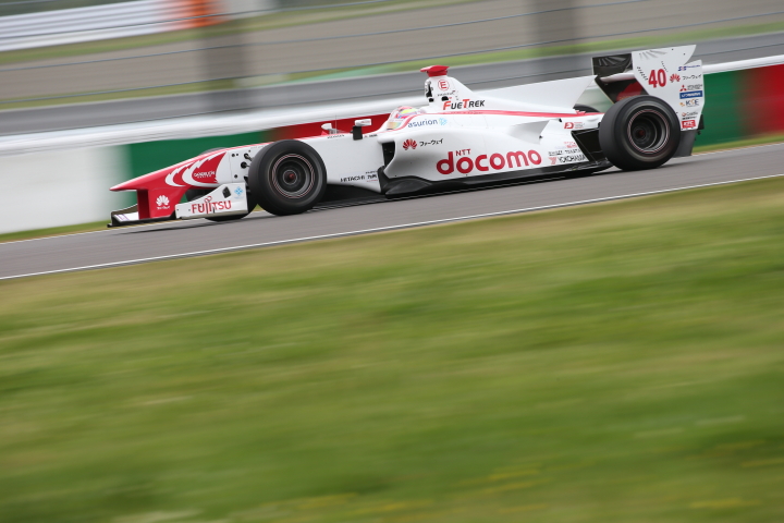 決勝レース: 野尻智紀（DOCOMO DANDELION M40Y SF14）