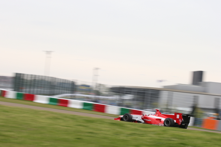 決勝レース: 塚越広大（REAL SF14）