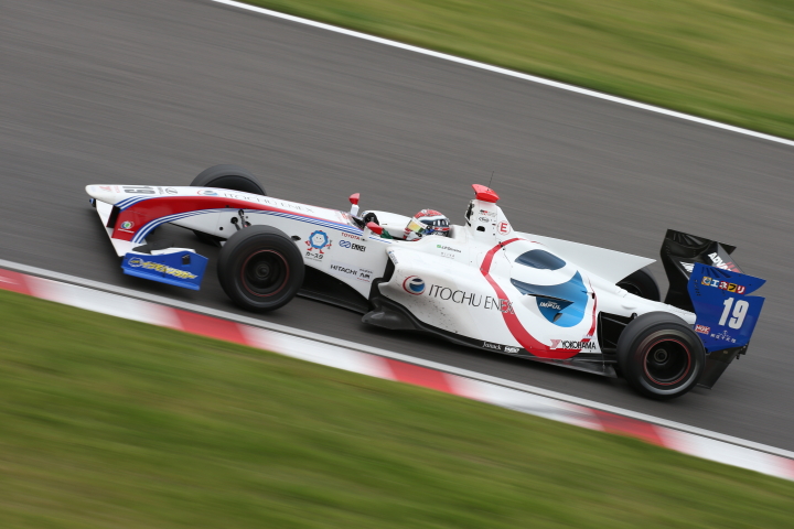 決勝レース: ジョアオ・パオロ・デ・オリベイラ（ITOCHU ENEX TEAM IMPUL SF14）