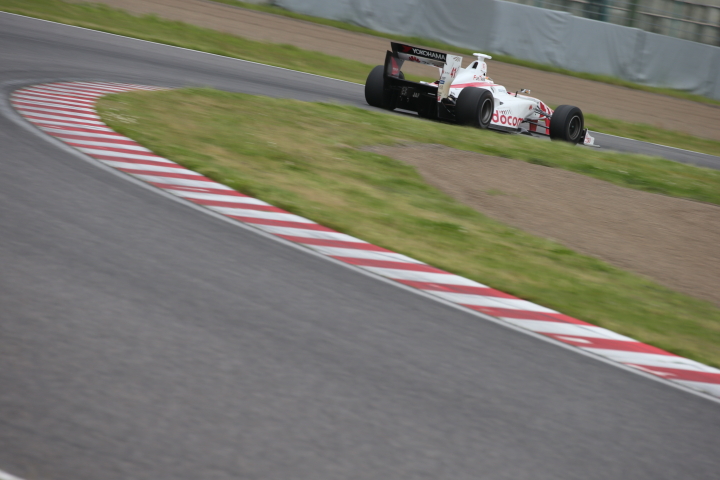 決勝レース: ストフェル・バンドーン（DOCOMO DANDELION M41S SF14）