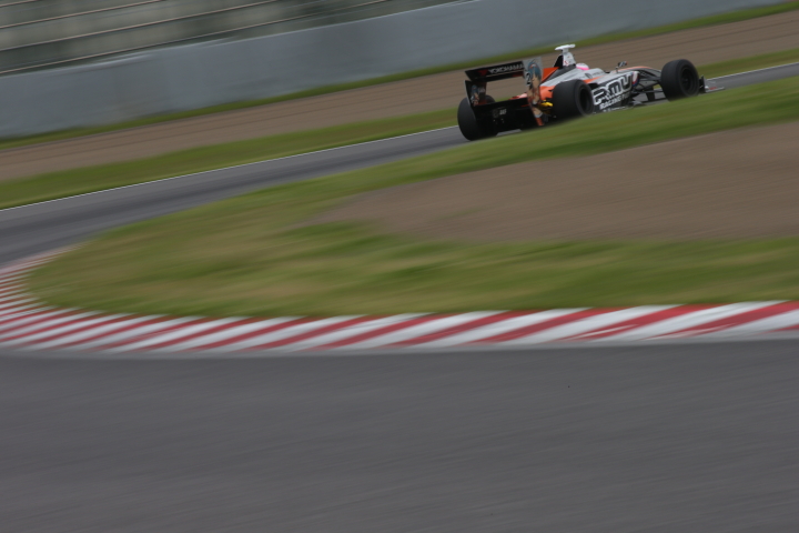 決勝レース: 国本雄資（P.MU/CERUMO・INGING SF14）