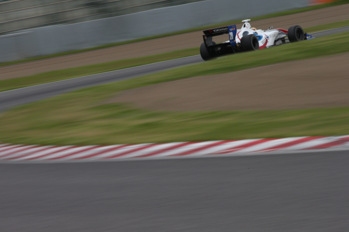 決勝レース: 関口雄飛（ITOCHU ENEX TEAM IMPUL SF14）