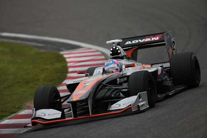 決勝2位は国本雄資（P.MU/CERUMO · INGING SF14）