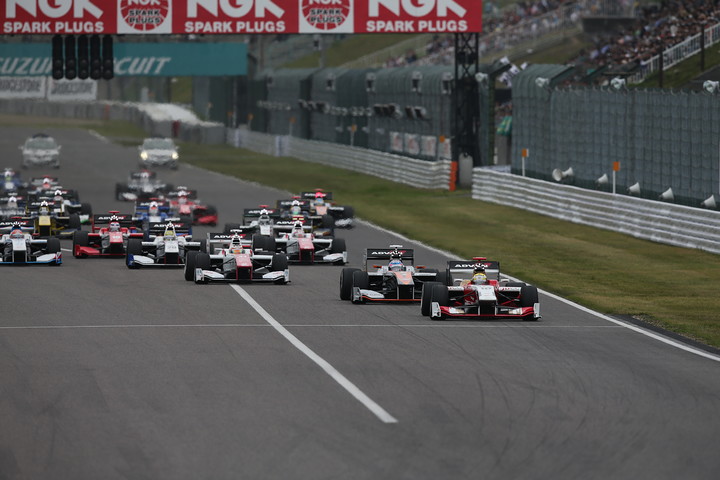 43周の決勝レースがスタートした