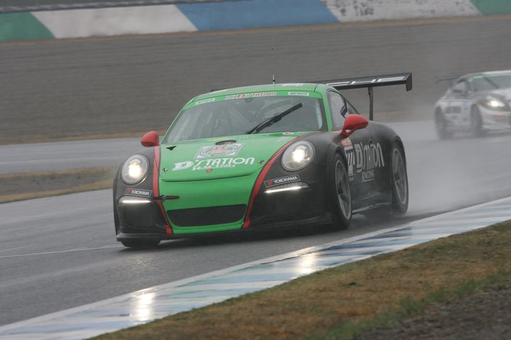 ウォームアップ2回目: ST-1クラスクラストップは星野敏／荒聖治組（D'station Porsche 991）