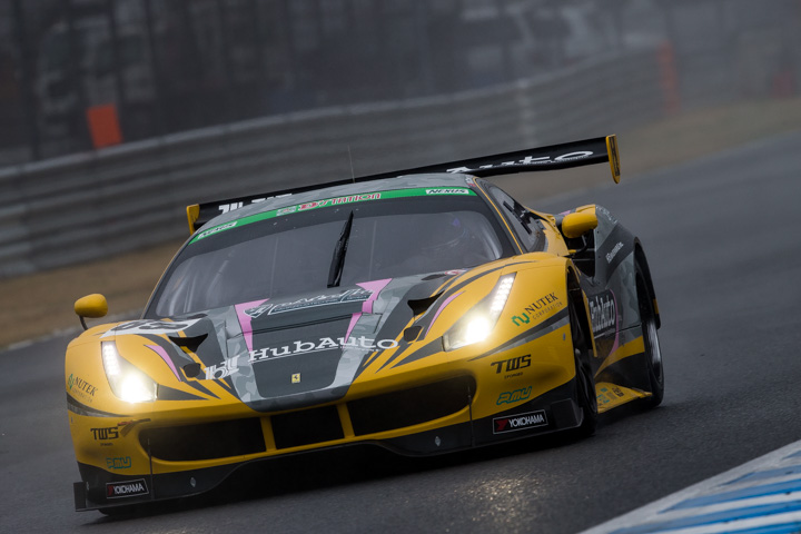 ウォームアップ2回目: 初登場のST-Xクラス・HubAuto Ferrari 488GT3