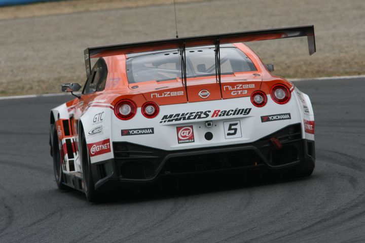 総合＆ST-Xクラスポールポジションは藤波清斗／星野一樹／白井剛／青木孝行組（Mach MAKERS GTNET GT-R）