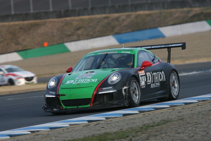 ST-1クラス優勝の星野敏／荒聖治組（D'station Porsche 991）