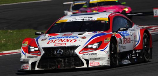 2位表彰台を獲得したヘイッキ・コバライネン／平手 晃平組 DENSO KOBELCO SARD RC F 39号車