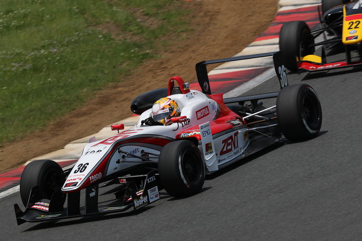 決勝2位は山下健太（ZENT TOM'S F312）