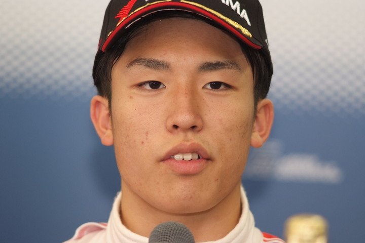 決勝記者会見: 2位の坪井翔（TEAM TOM'S）