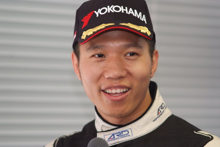 決勝記者会見: Nクラス2位のアレックス・ヤン（Hanashima Racing）
