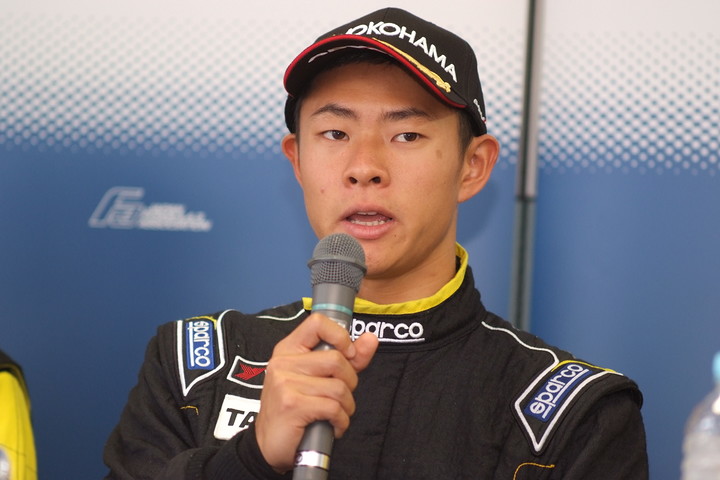 決勝記者会見: Nクラス優勝の片山義章（Petit Lemans Racing）